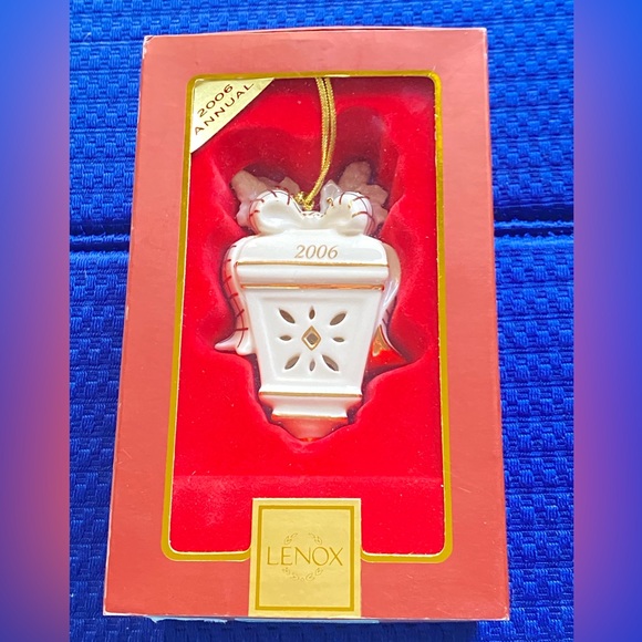 2006 LENOX WILLIAMSBURG LANTERN ANNUAL ORNAMENT NWT IVORY GOLD - Picture 5 of 7
